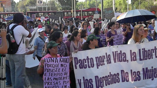 Marcha por el día de la despenalización del aborto en América Latina y el Caribe del Monumento a la madre hasta el Zócalo, 28 de septiembre de 2011 México, D. F.