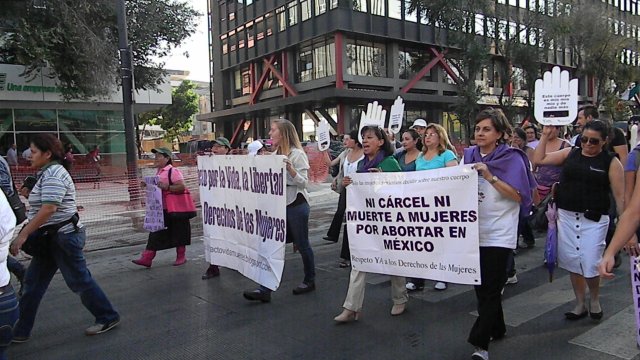 Marcha por el día de la despenalización del aborto en América Latina y el Caribe del Monumento a la madre hasta el Zócalo, 28 de septiembre de 2011 México, D. F.
