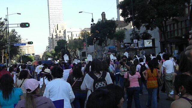 Marcha por el día de la despenalización del aborto en América Latina y el Caribe del Monumento a la madre hasta el Zócalo, 28 de septiembre de 2011 México, D. F.