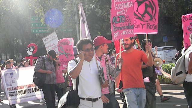 Marcha por el día de la despenalización del aborto en América Latina y el Caribe del Monumento a la madre hasta el Zócalo, 28 de septiembre de 2011 México, D. F.