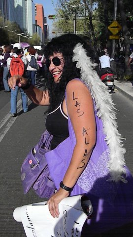 Marcha por el día de la despenalización del aborto en América Latina y el Caribe del Monumento a la madre hasta el Zócalo, 28 de septiembre de 2011 México, D. F.